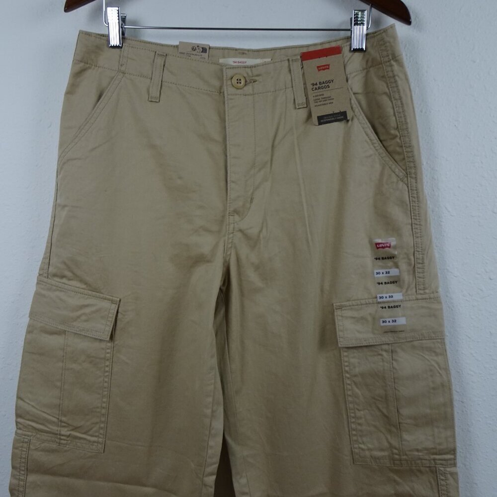 Levi's Baggy Cargo Pants Women's Size 30x32 Beige Loose Fit Adjustable Hem - Picture 2 of 10